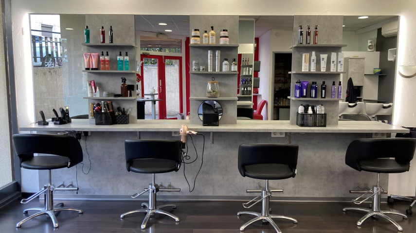 Salon de coiffure À la buisse à reprendre - Pays Voironnais - Chambaran (38)